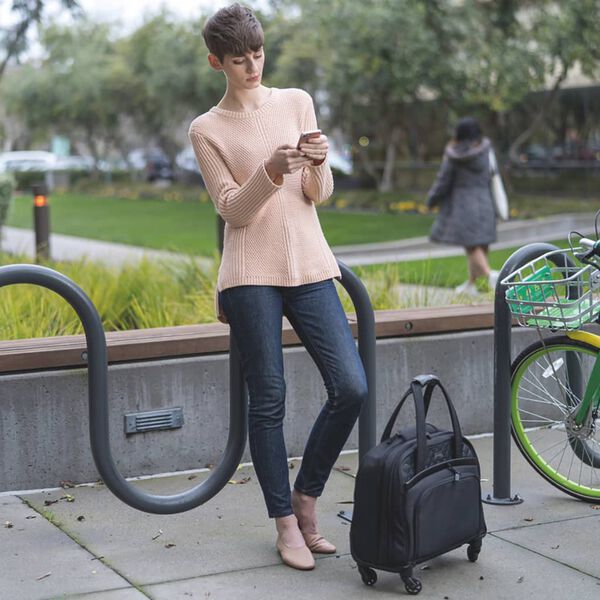 Kensington Torba na laptopa na skrętnych k&oacute;łkach Executive Contour 2.0